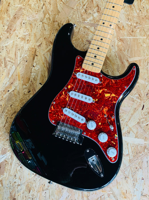 Pre-Owned 1998 Fender Standard Stratocaster - Gloss Black w/Maple Fretboard