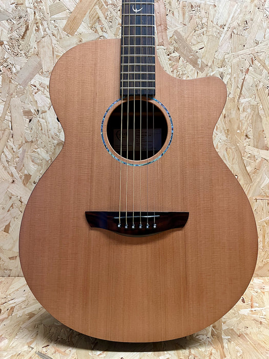 Pre-owned Faith Naked Venus Cedar/Mahogany Electro Acoustic Cutaway