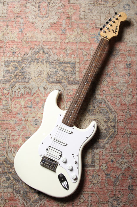 Pre-owned Squier Bullet Stratocaster HSS Hardtail - White