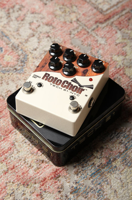 Pre-Owned TECH 21 RotoChoir - Rotary Speaker Emulator Pedal