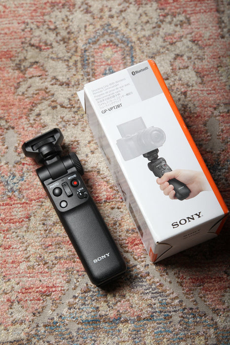 SONY ZV-1 Digital Camera + SONY GP-VPT2BT Tripod / Shooting Grip Vlogging - Guitar Warehouse
