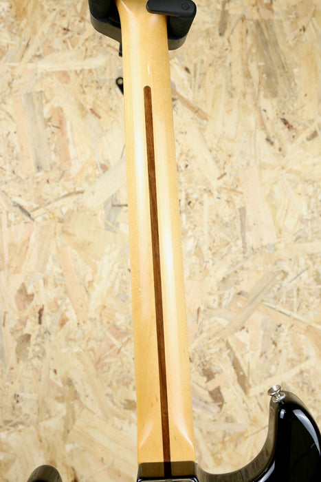 2015 Fender Mex Stratocaster Standard in 3TS Sunburst / Rosewood Board - Pre-owned