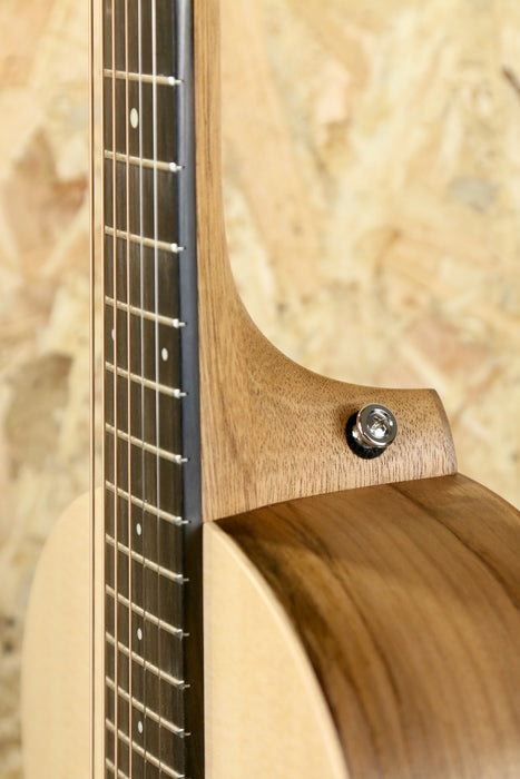 Sheeran by Lowden W04 Electro Acoustic w/Gigbag - Pre-owned