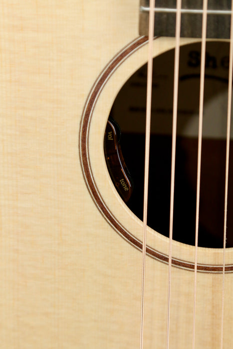 Sheeran by Lowden W04 Electro Acoustic w/Gigbag - Pre-owned