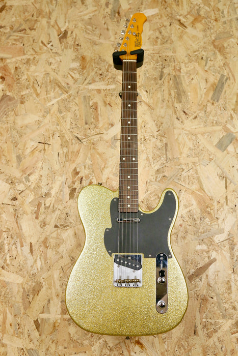 Fret King Classic Electric Guitar in Gold Sparkle - with original hardcase - Pre-owned