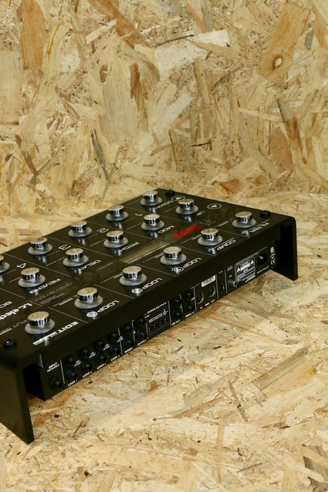 TC Electronic G System iB Modified Digital Effects Pedalboard - Pre-Owned