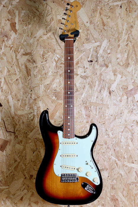 2020 Fender Mex Vintera 60's Stratocaster 3TS Sunburst w/Gigbag - Pre-owned
