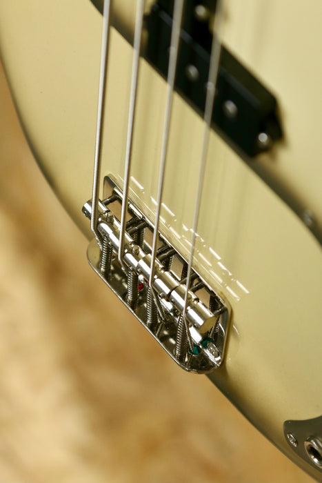 2024 Squier Limited Edition Classic Vibe 70's Precision Bass Guitar in Antigua Burst - Pre-owned