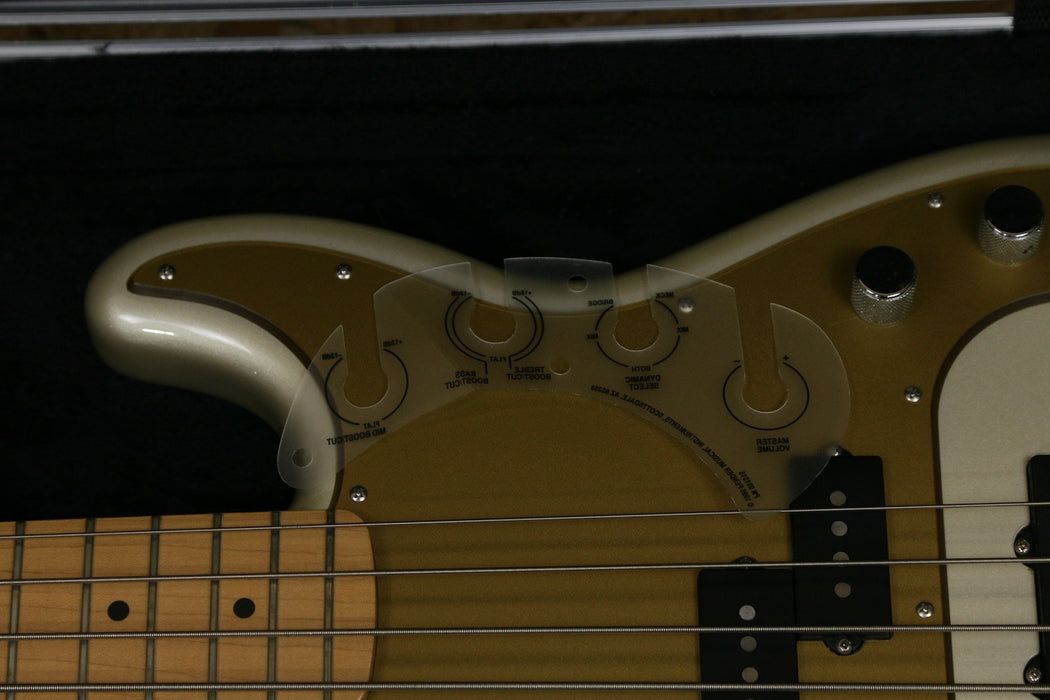 2011 Fender MIM Deluxe Active P Bass Special in Blizzard Pearl - w/Hardcase - Pre-owned