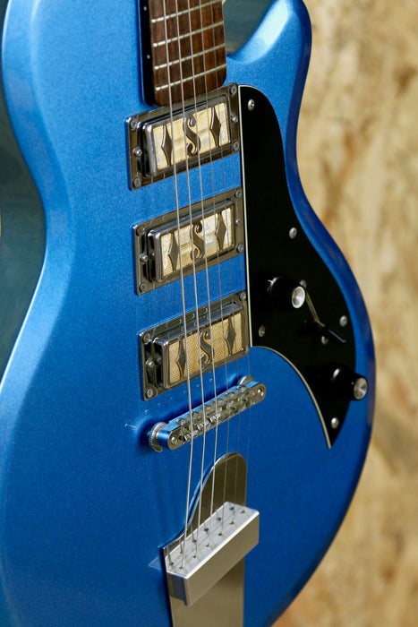 Supro 2030BM Hampton Triple Pickup Island Series in Metallic Ocean Blue - Pre-Owned