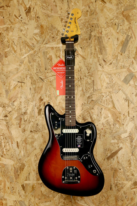 Fender American Professional Classic Jaguar® in 3 Tone Sunburst