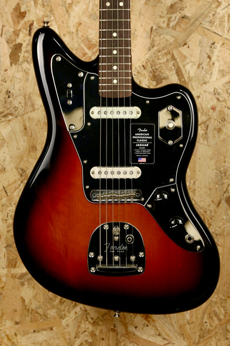Fender American Professional Classic Jaguar® in 3 Tone Sunburst