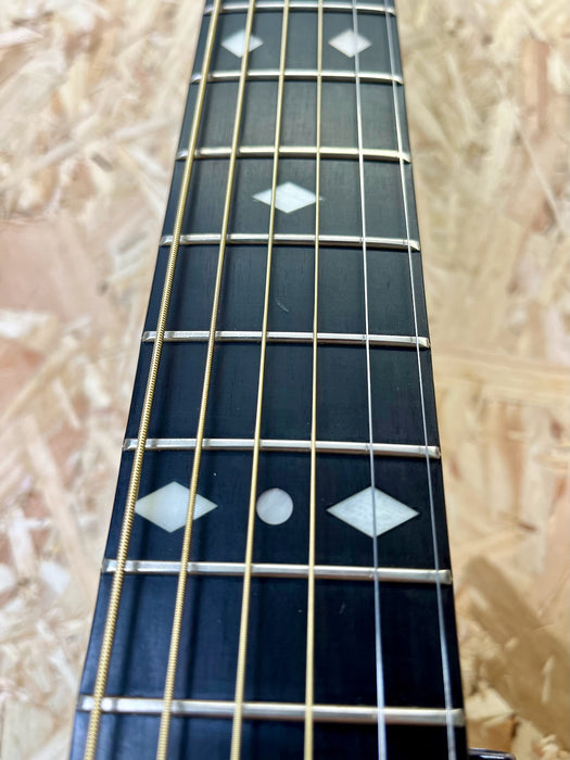 Pre-owned 1982 Ovation Roundback Deluxe Balladeer Model 1612 Electro Acoustic