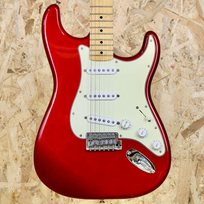 2013 Fender Mex Standard in Candy Apple Red - Pre-owned