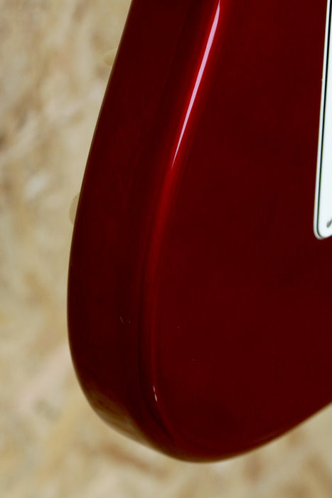 2013 Fender Mex Standard in Candy Apple Red - Pre-owned