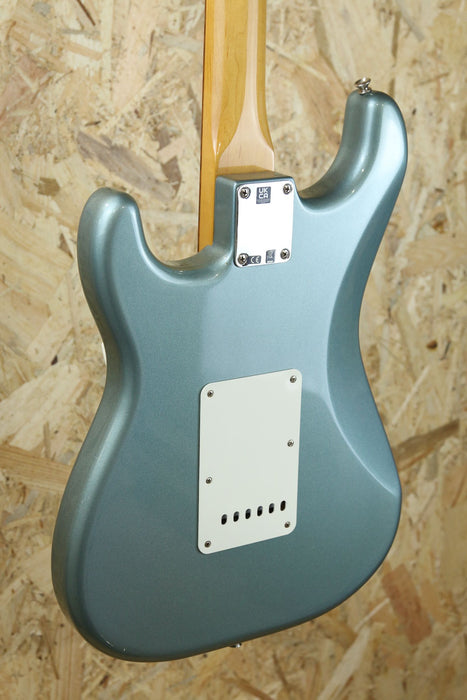 2022 Fender Vintera 60s Stratocaster in Ice Blue Metallic - Pre-owned