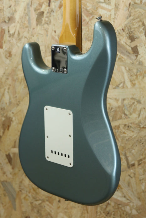 2022 Fender Vintera 60s Stratocaster in Ice Blue Metallic - Pre-owned