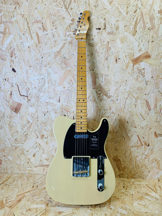 Fender Vintera® II '50s Nocaster®, Maple Fingerboard, Blackguard Blonde (B-Stock)